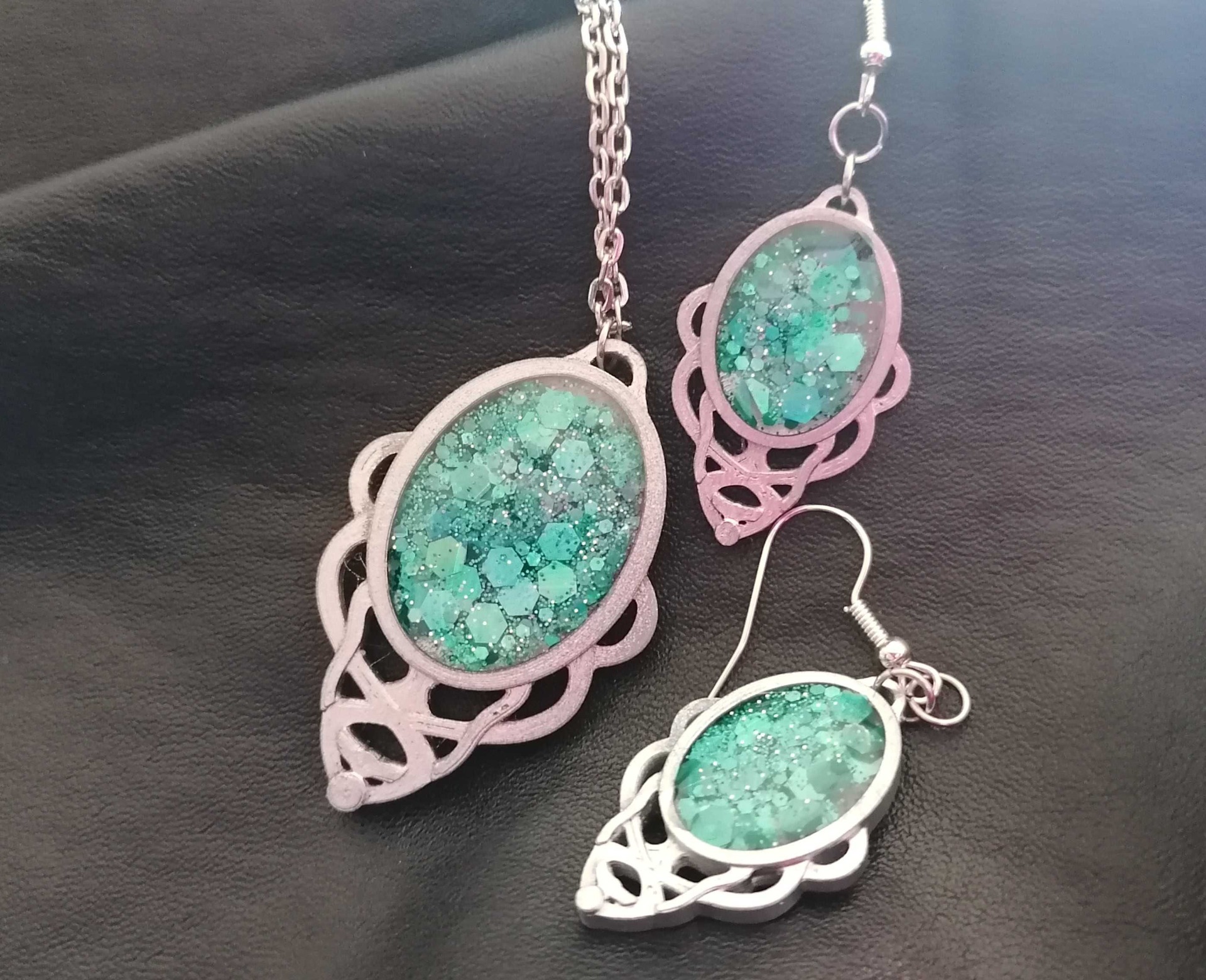 Catharine, 45€ (sis. korvakorut, kaulakoru)