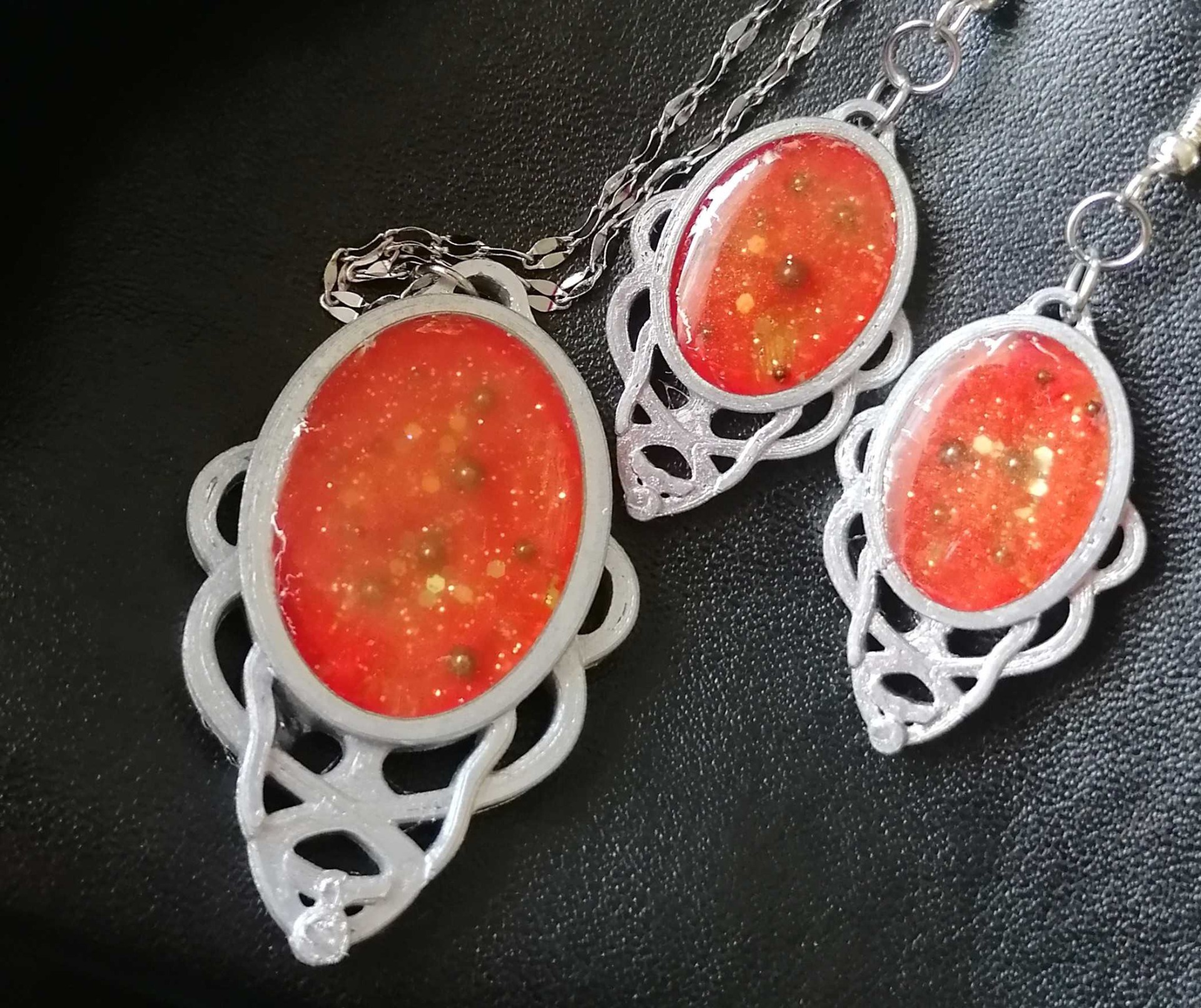 Sophie, 45€ (sis. korvakorut, kaulakoru)